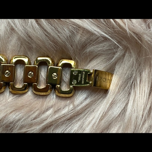 1️⃣0️⃣0️⃣0️⃣ Gucci G-Gold-Tone Diamond Watch🛍🎁 - Picture 6 of 11